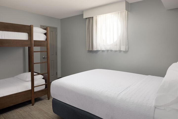 Hampton Inn & Suites Myrtle Beach / Oceanfront