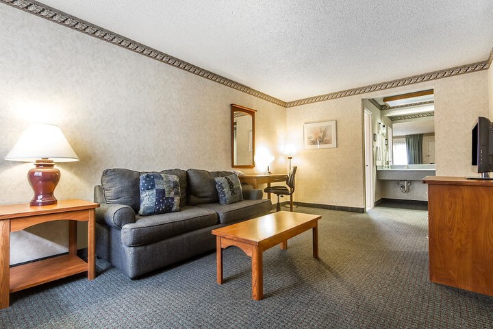 Room 16 of 66