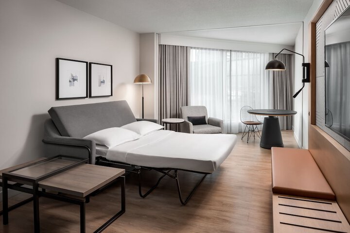 Sheraton Gateway Hotel in Toronto International Airport