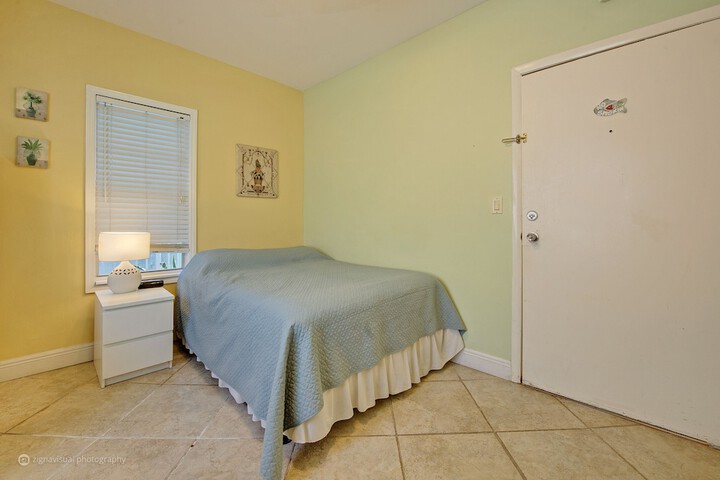 Room 28 of 44