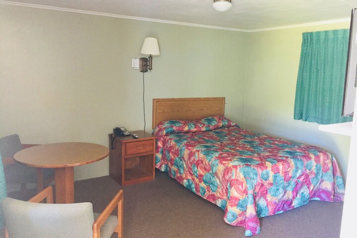 Room 9 of 24