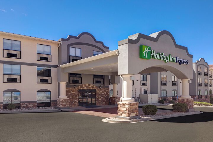 Holiday Inn Express & Suites Moab by IHG