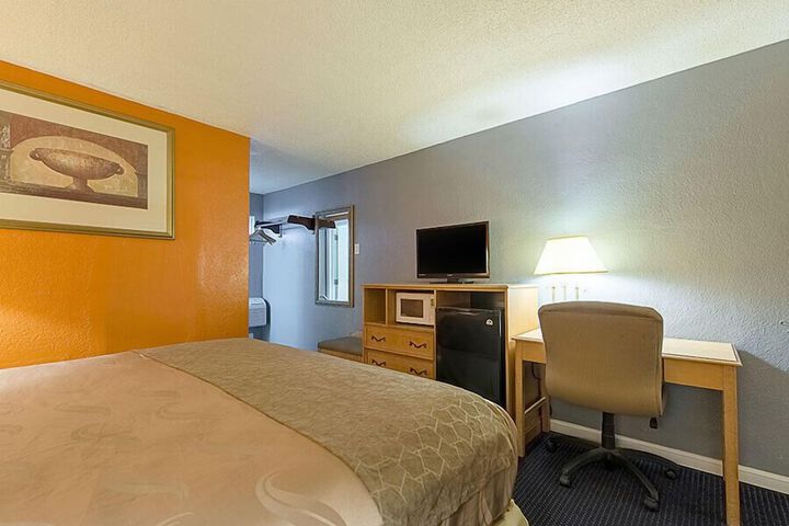 Room 8 of 26