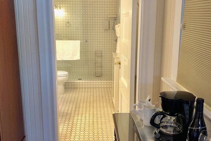 Room 21 of 74