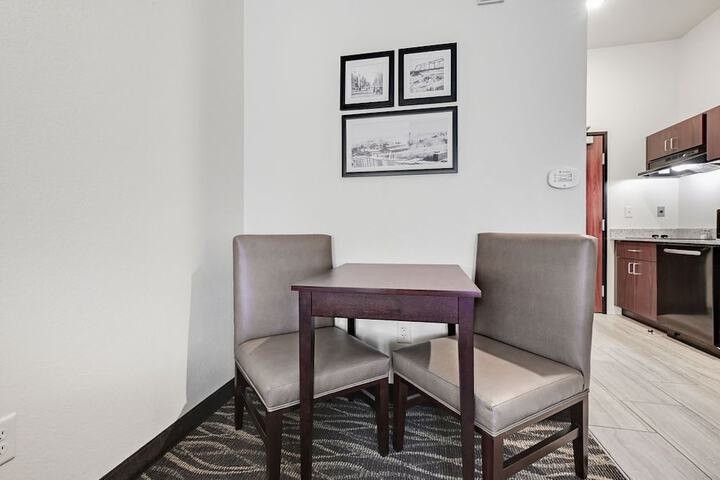 Room 72 of 112