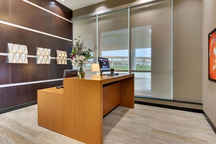 Business Center 98 of 101