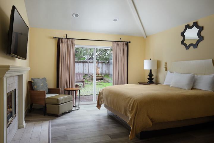 Lighthouse Lodge & Cottages