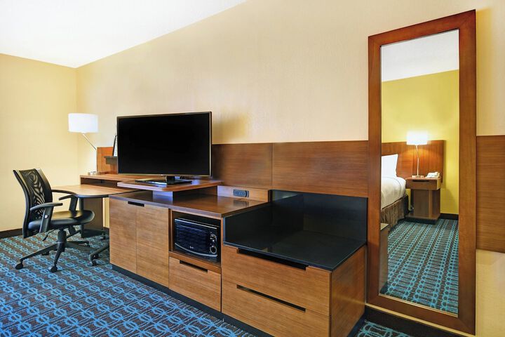 Room 13 of 30