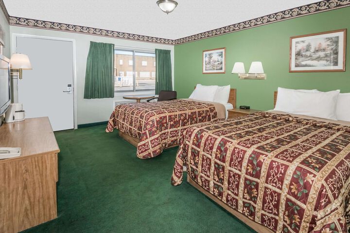 Room 13 of 18