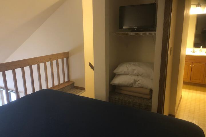 Room 106 of 185