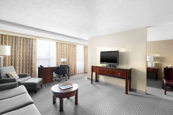 Room 33 of 100