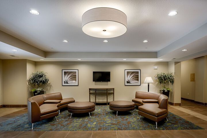 Business Center 26 of 26