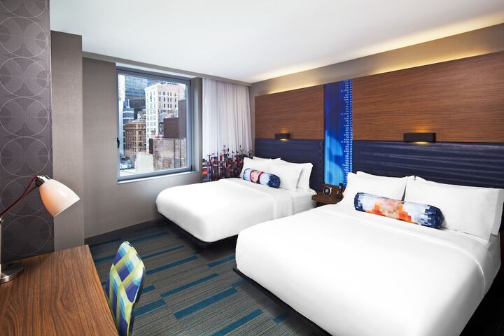 Room 6 of 25