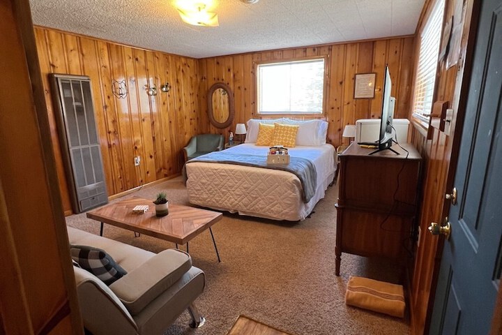 Room 106 of 236