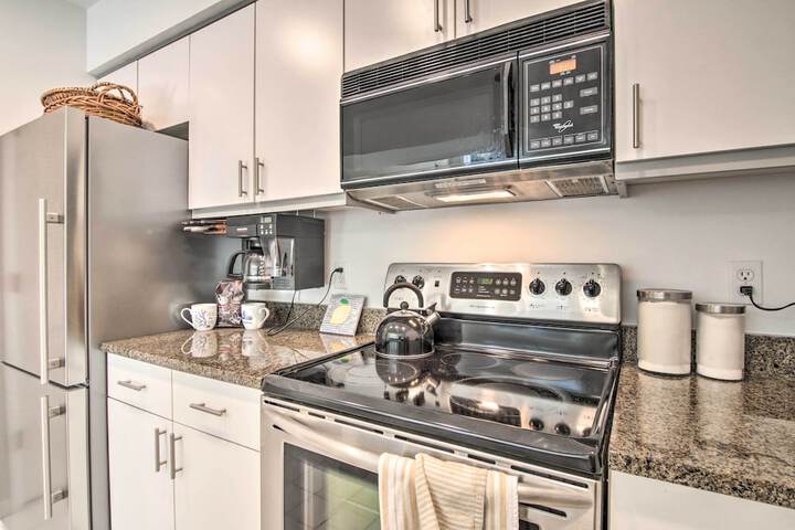 1 Mi to Beach: Sea Colony Condo w / Balcony!