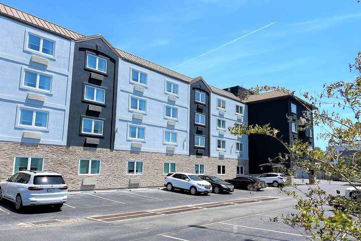 Hotel 2 of 76