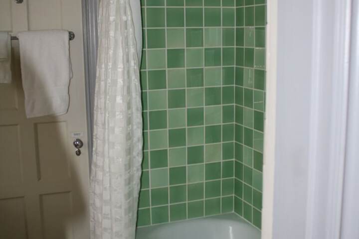 Room 53 of 118
