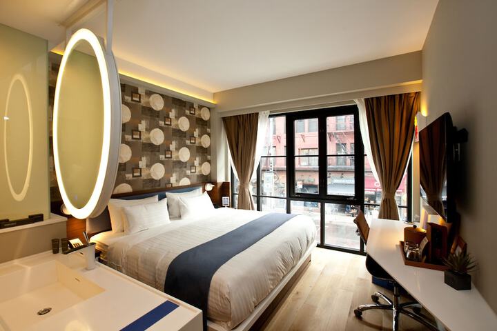 Room 33 of 43