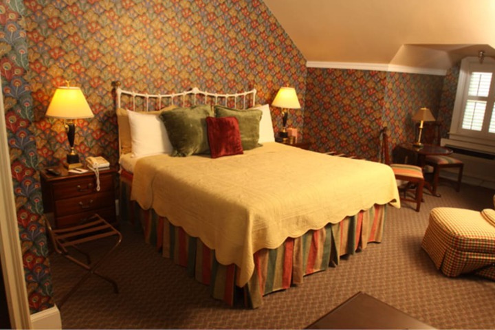 1842 Inn