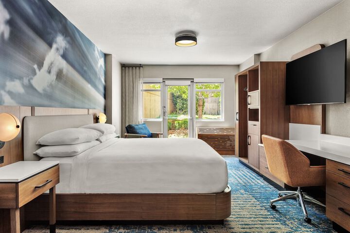 Room 10 of 26