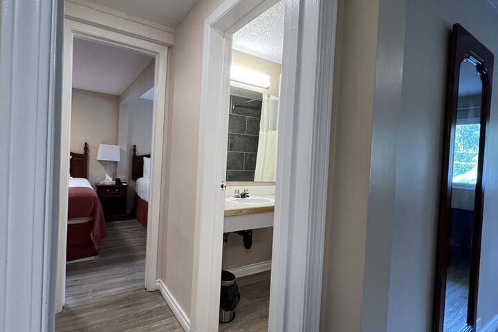 Room 146 of 153