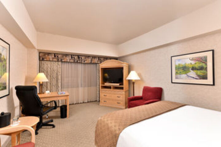 Edward Hotel and Convention Center