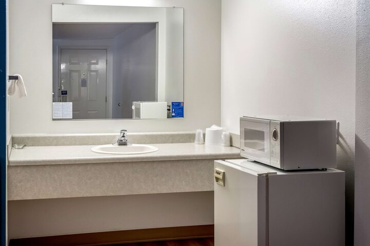 Motel 6 Albany OR