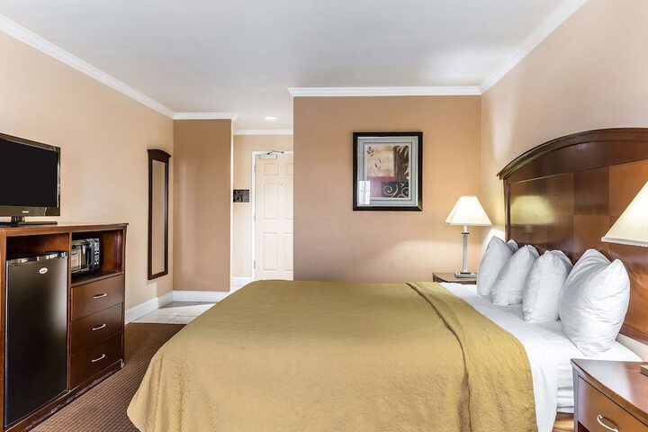 Room 26 of 45