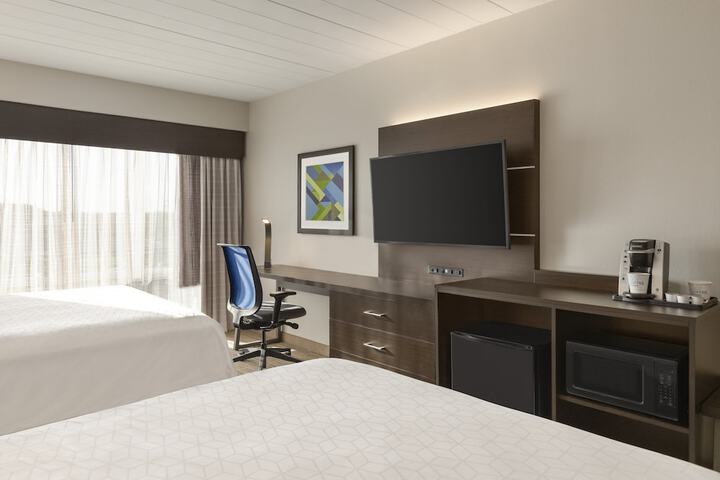 Room 15 of 37