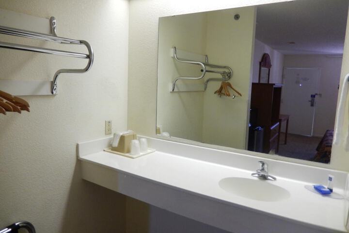 Motel 6 Azle TX