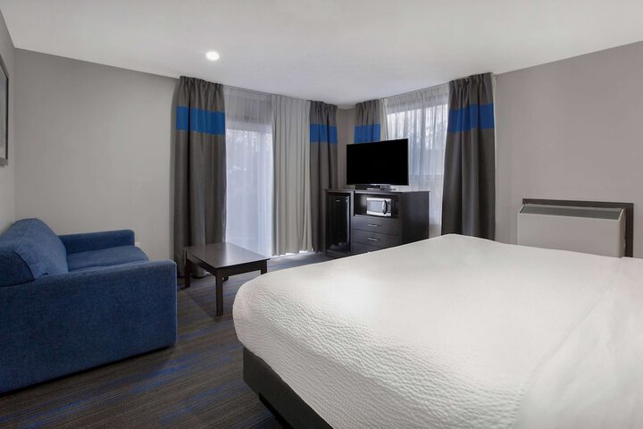 Room 12 of 38
