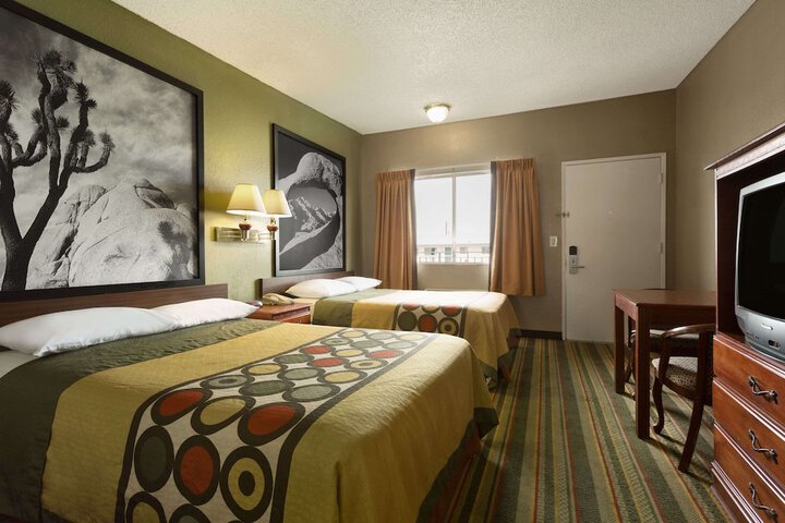 Room 33 of 39