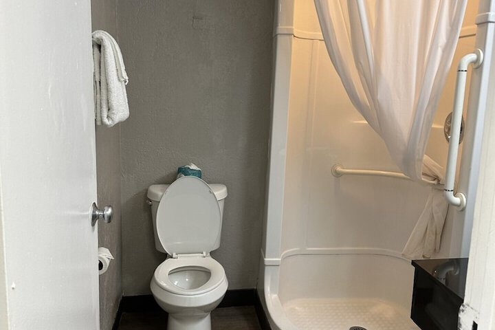 Room 30 of 37