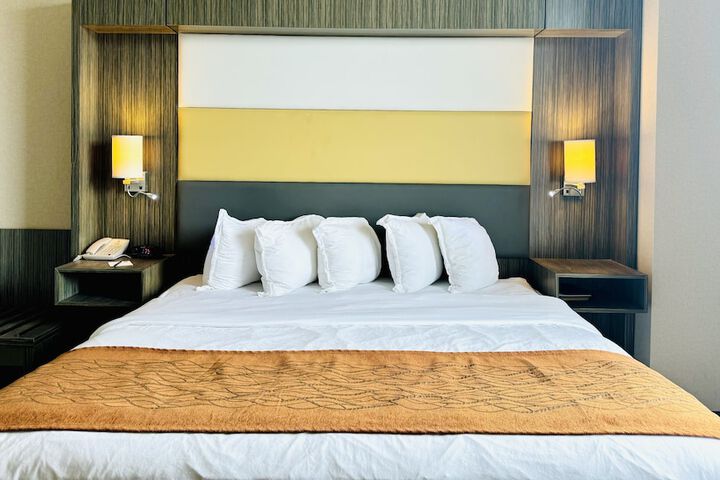 Room 28 of 59