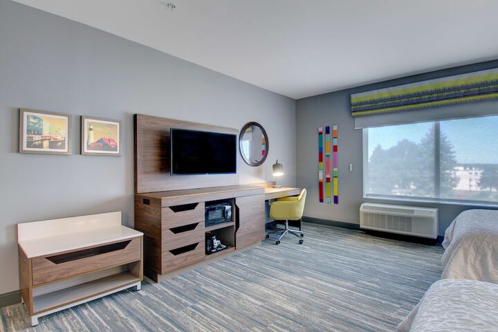 Room 32 of 93