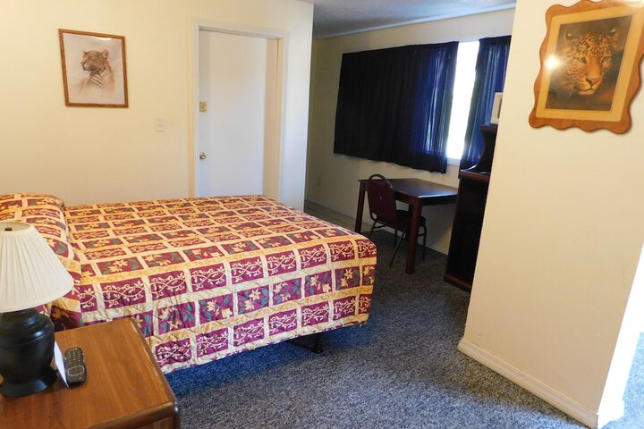Little Shamrock Motel A1