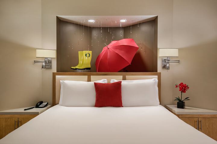 Room 16 of 36