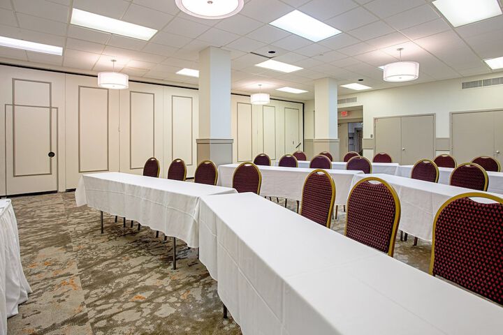 Red Roof Inn PLUS+ Wichita East