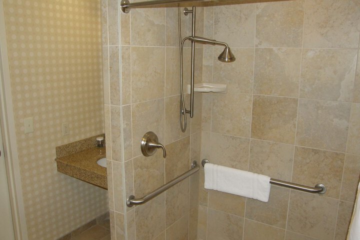 Room 46 of 85