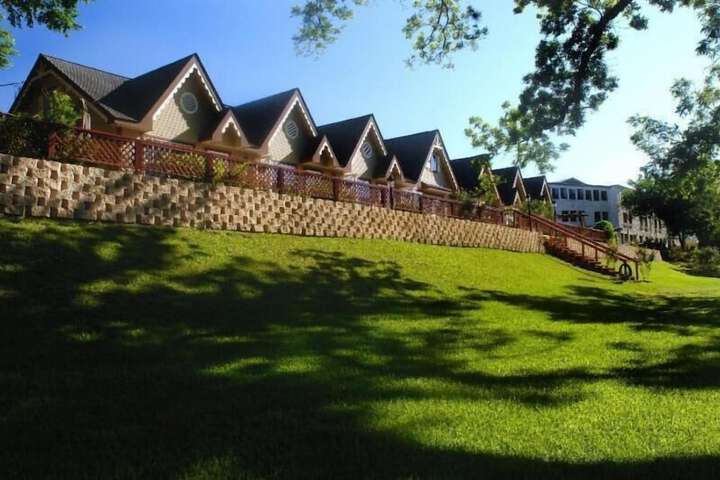 Inn on Barons Creek