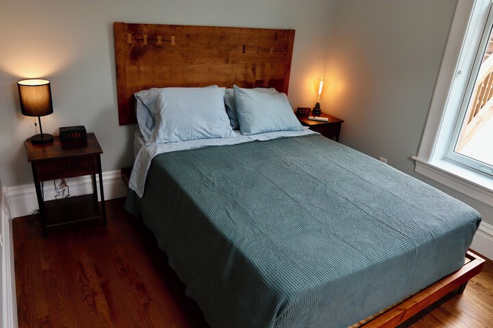 Historic Red Rooster Inn