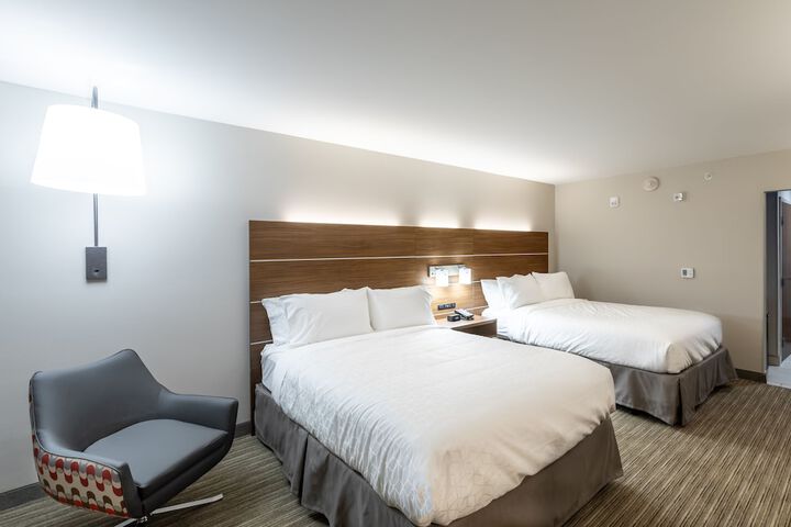 Room 42 of 61
