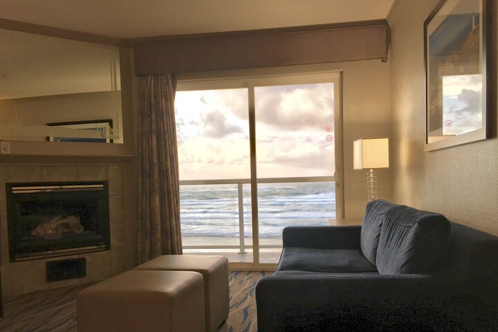 Elizabeth Oceanfront Suites an Ascend Collection Hotel