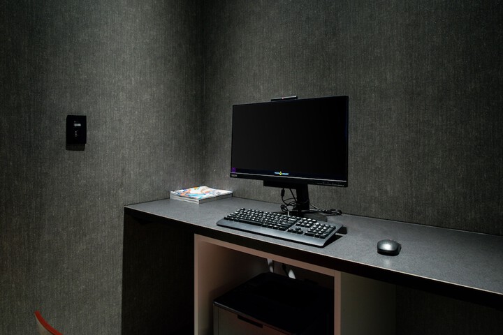 Business Center 51 of 58