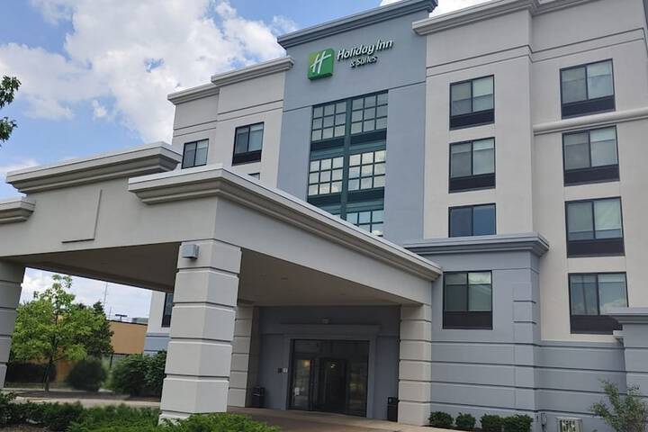Holiday Inn & Suites Ann Arbor Univ Michigan Area by IHG