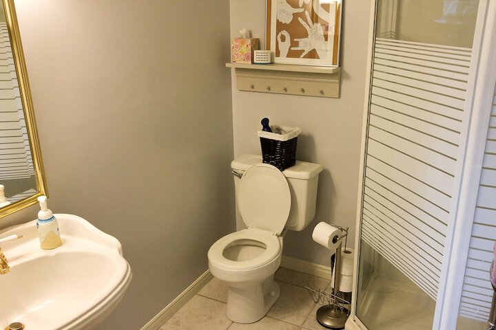 Room 4 of 17