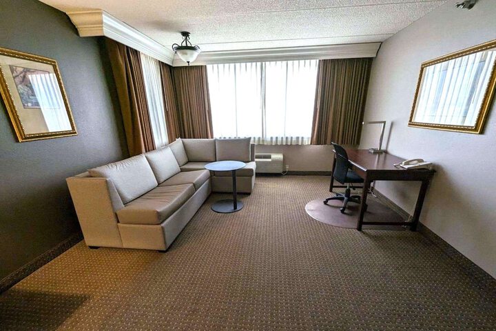 Room 35 of 69