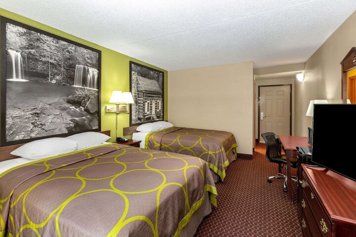 Room 18 of 25