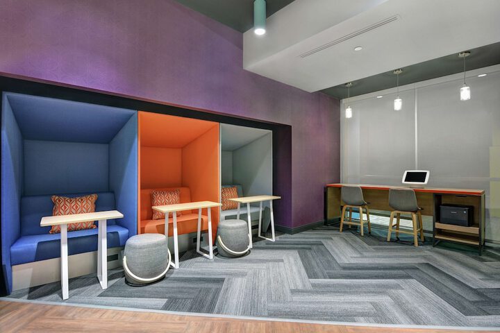 Business Center 27 of 27