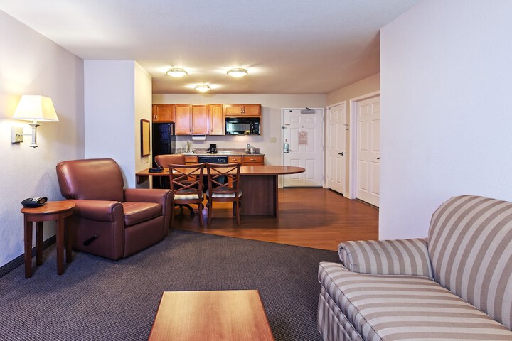 Candlewood Suites Pearland by IHG